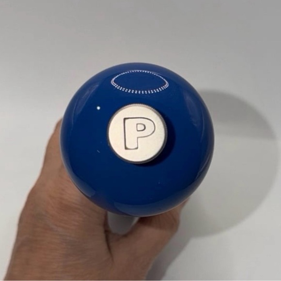 Le Creuset Pepper Mill Blue Ombre - Picture 3 of 4